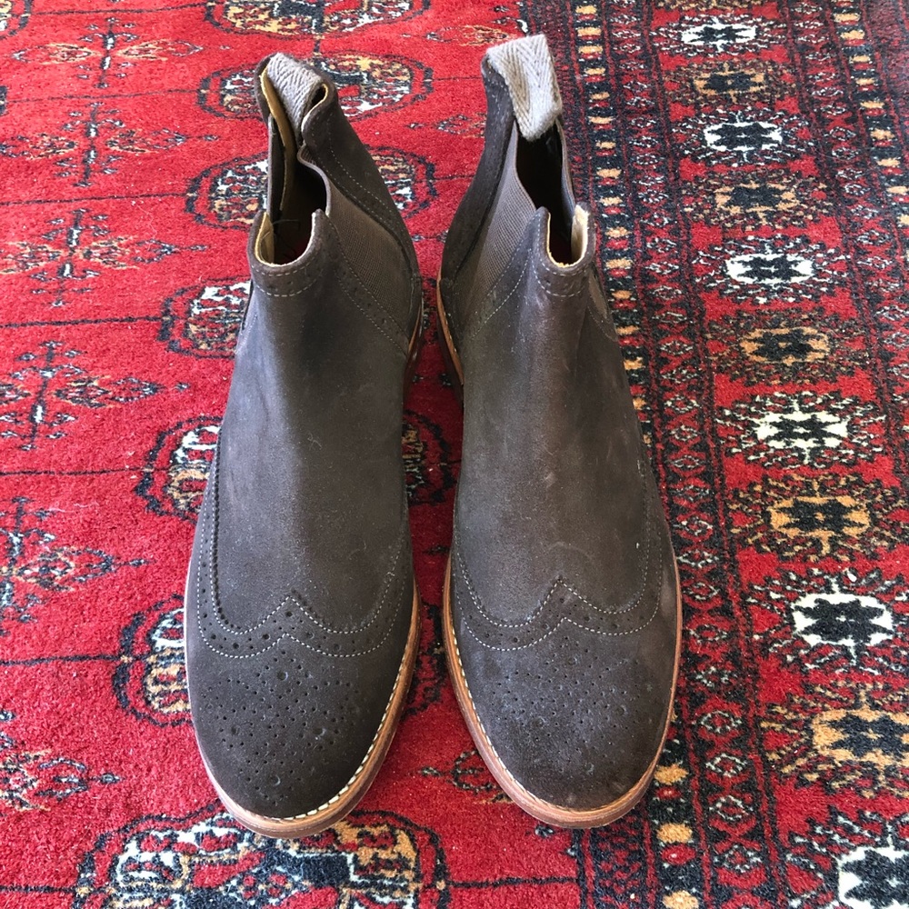 Amazing Boots. Never been worn. Brown Suede